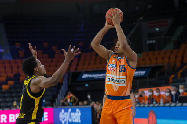 西亚有可能 西亚有可能