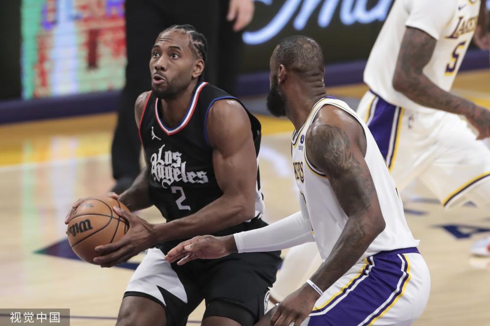 都向他抛出 都向他抛出