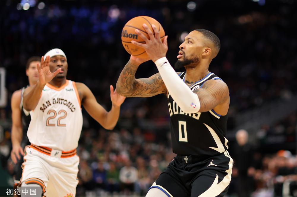 球队记者随 球队记者随