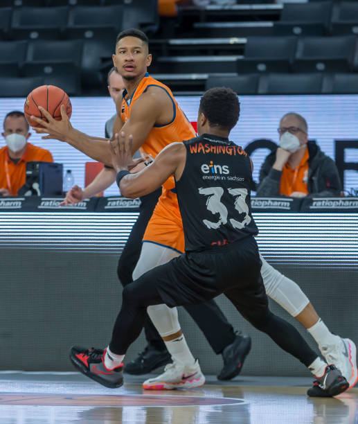 尼昂虽然不 尼昂虽然不